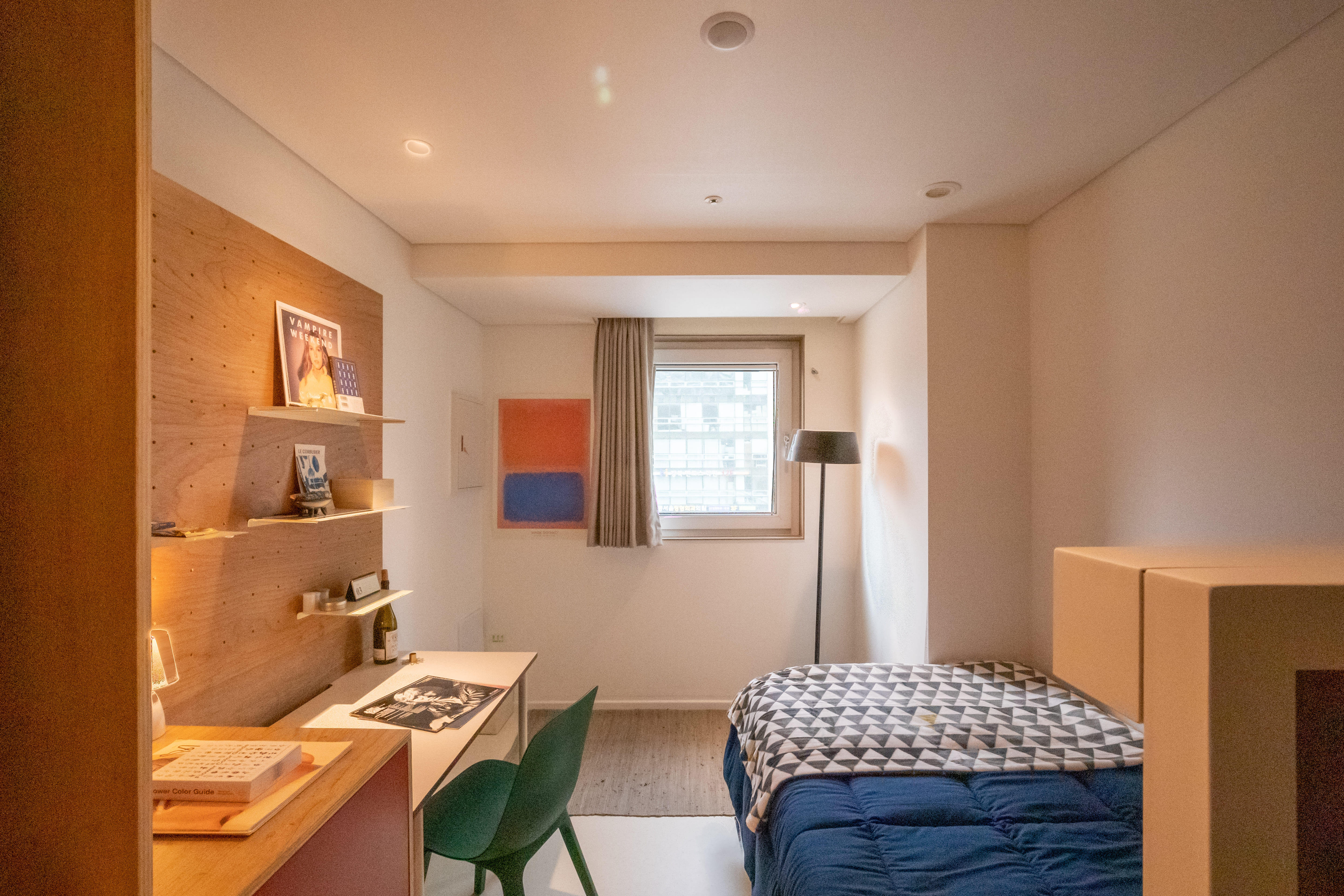 Are There Specific Housing Types in Seoul That Cater to Students?