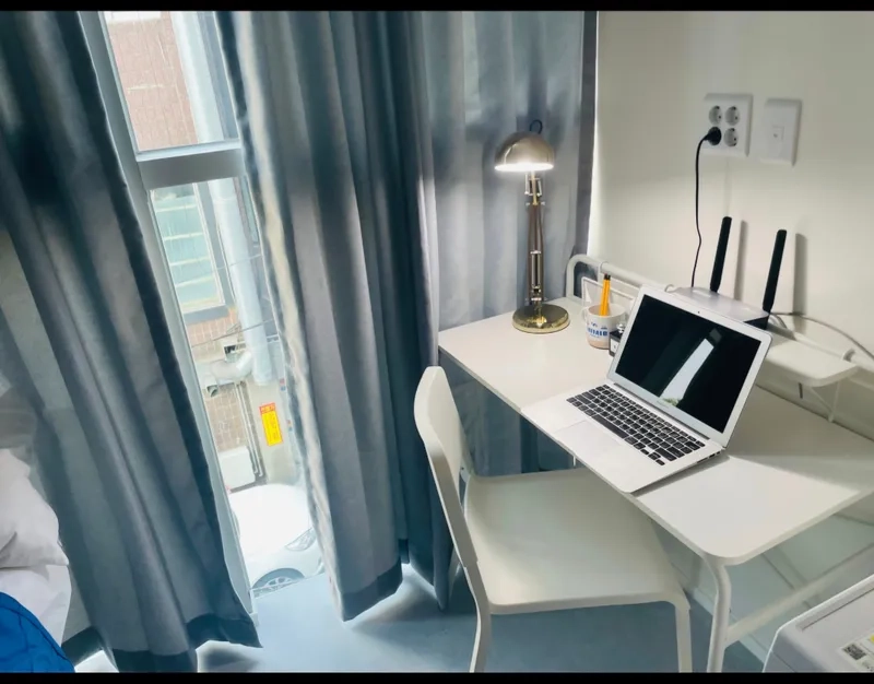 host kage's room tour image